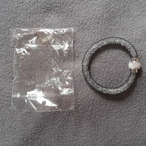(2/$20) New Mesh Crystal Bracelet with Crystal Magnet Clasp Grey